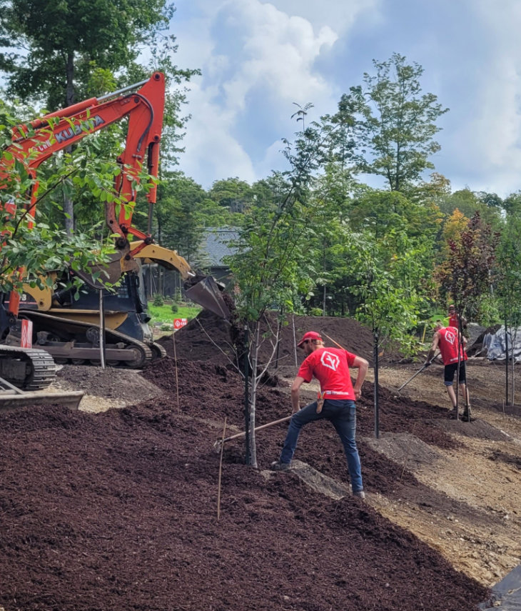 Aménagement paysager autour de piscine - expert en piscine creusée dans les Laurentides