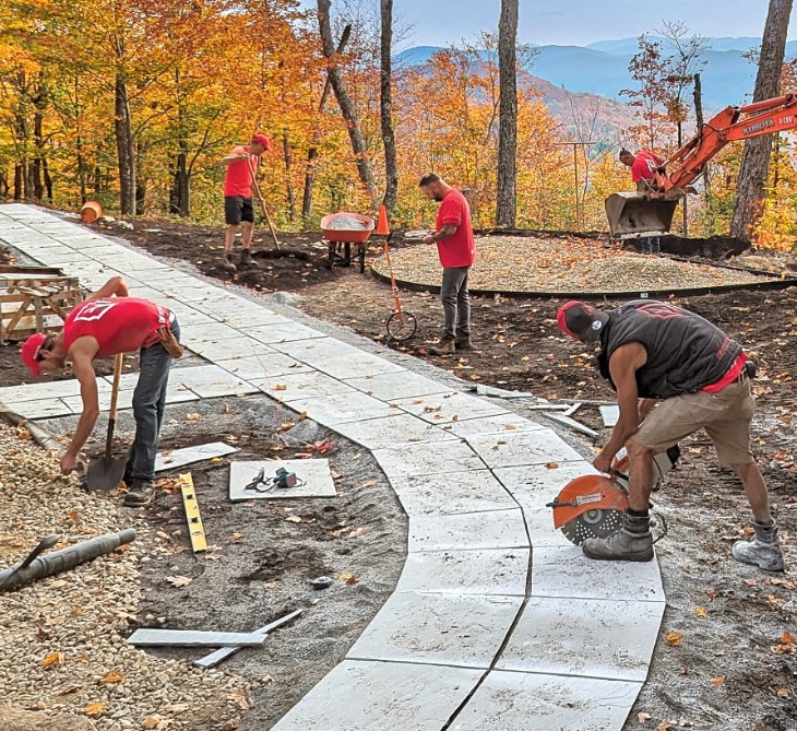 Équipe de CHN Paysagiste sur un chantier d'aménagement paysager